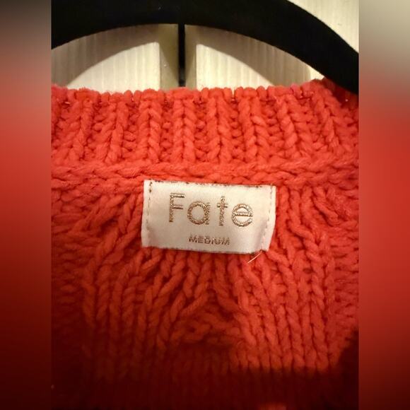 FATE VICI Red Orange V-Neck Knit Dolman Style Crop Sweater Size Medium - Picture 4 of 6